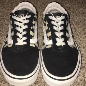 Women’s size 7 checkered vans